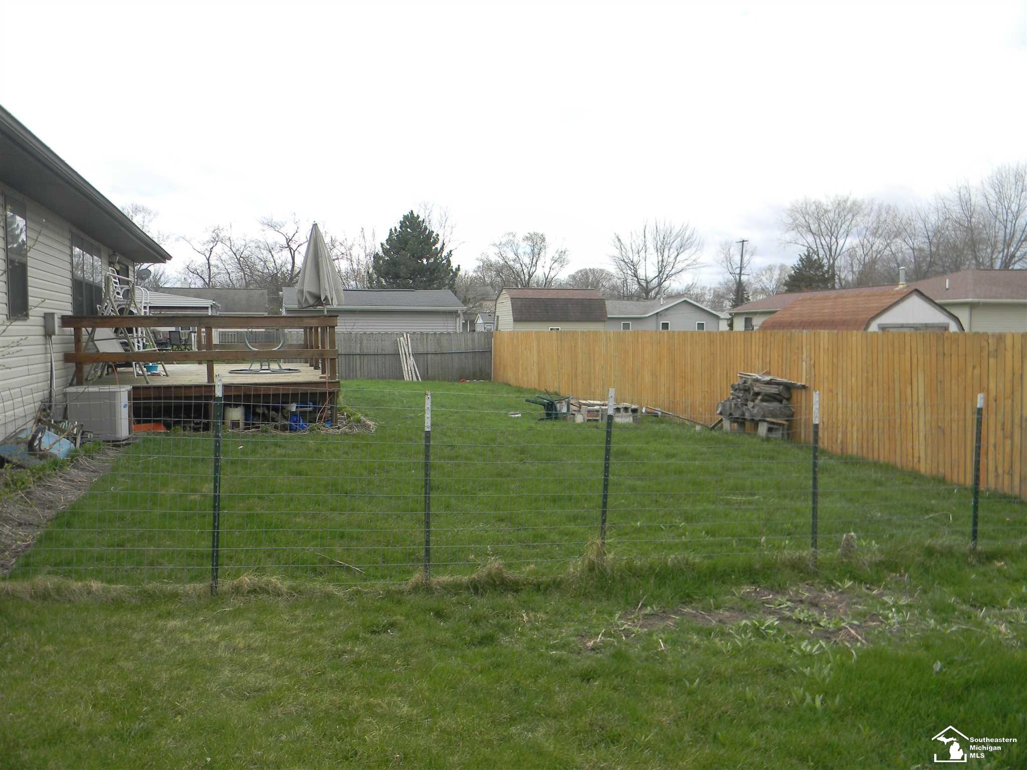13767 Alton Road Monroe, MI 48161 - Photo 3 of 19 21480957-2.JPG