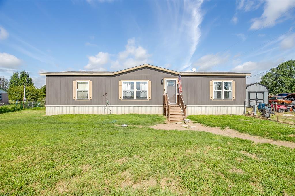 701 Trails End Poolville, TX 76487 - Photo 4 of 39