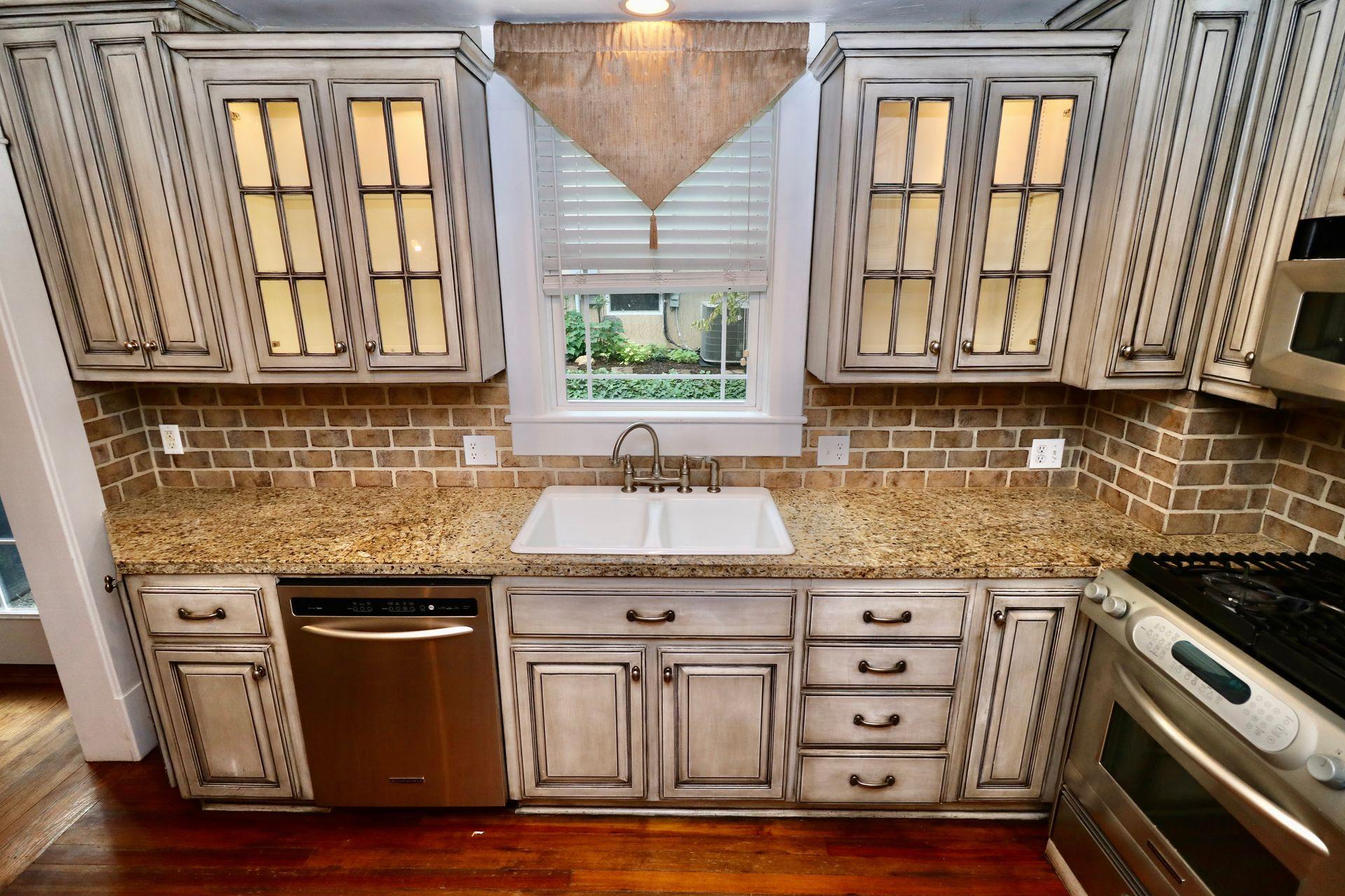 2802 Crystal Spring Avenue Southwest Roanoke, VA 24014 - Photo 14 of 64 Kitchen