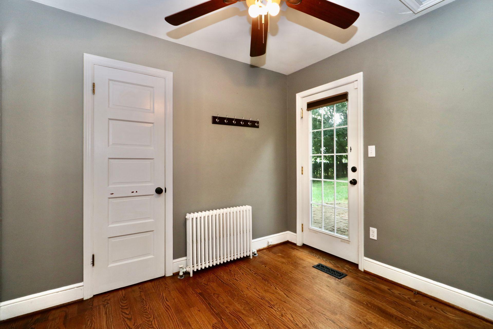 2802 Crystal Spring Avenue Southwest Roanoke, VA 24014 - Photo 27 of 64 Bedroom