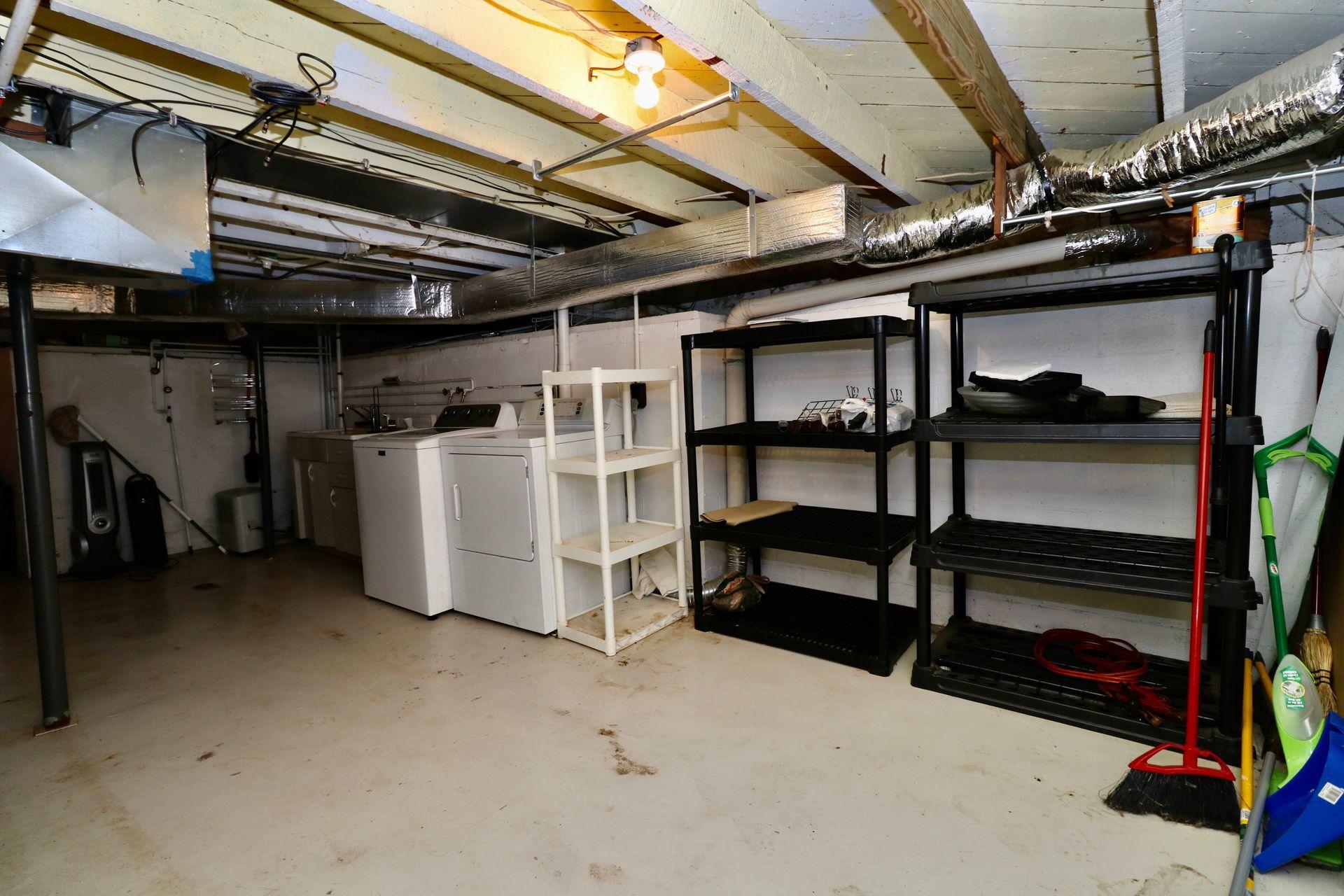 2802 Crystal Spring Avenue Southwest Roanoke, VA 24014 - Photo 43 of 64 Workroom Area in basement