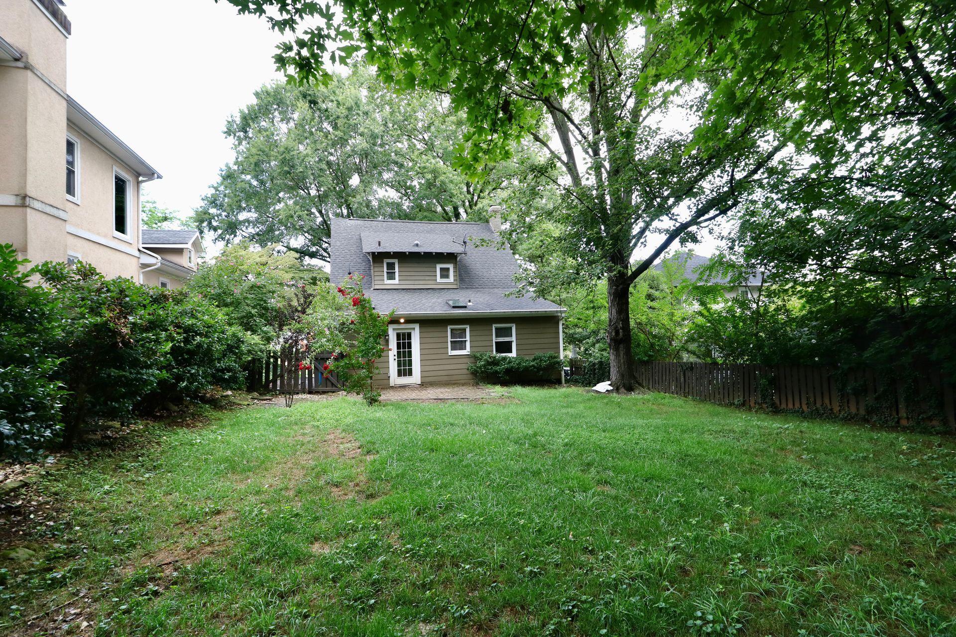2802 Crystal Spring Avenue Southwest Roanoke, VA 24014 - Photo 52 of 64 Yard-Home view
