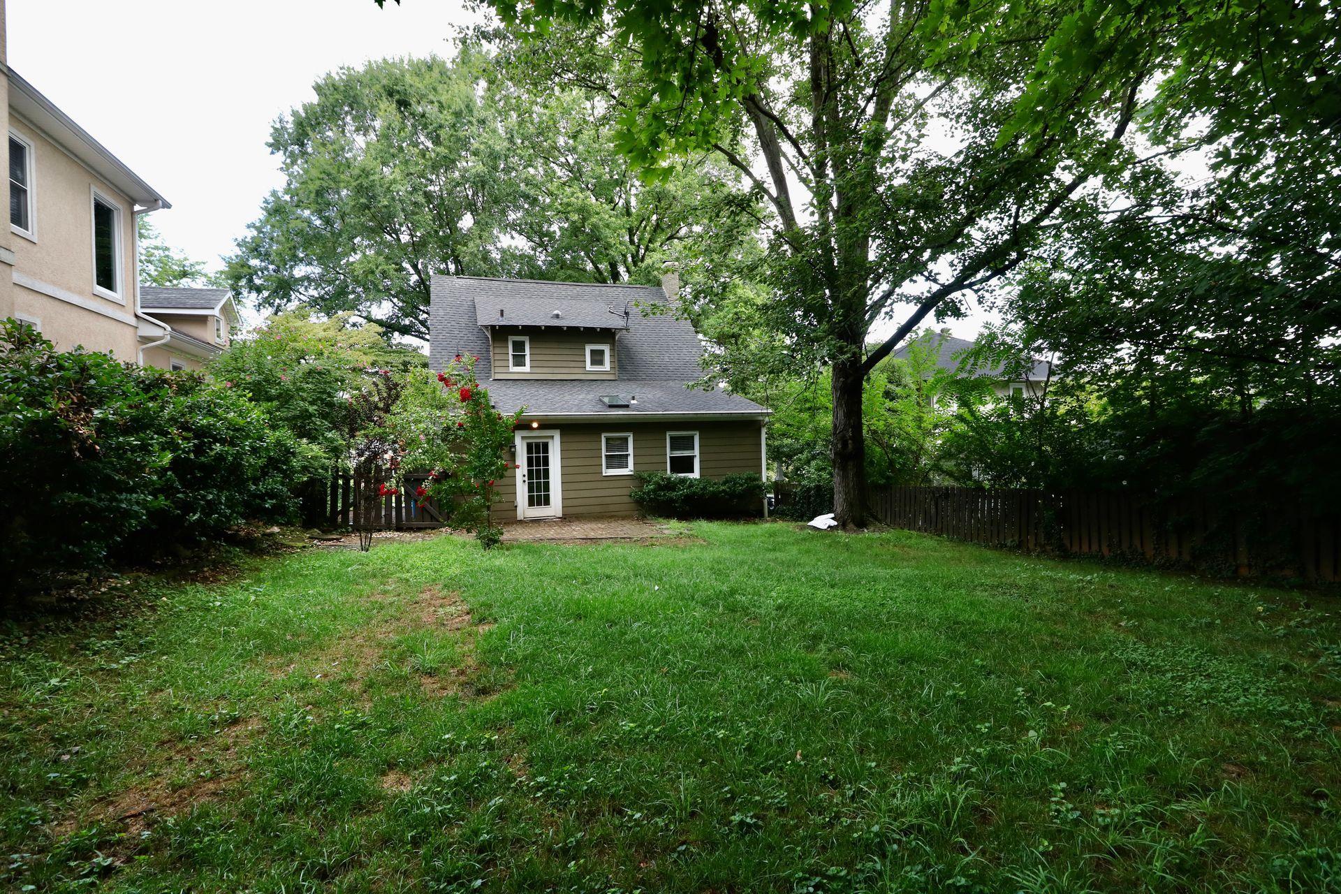 2802 Crystal Spring Avenue Southwest Roanoke, VA 24014 - Photo 53 of 64 Yard-Home view