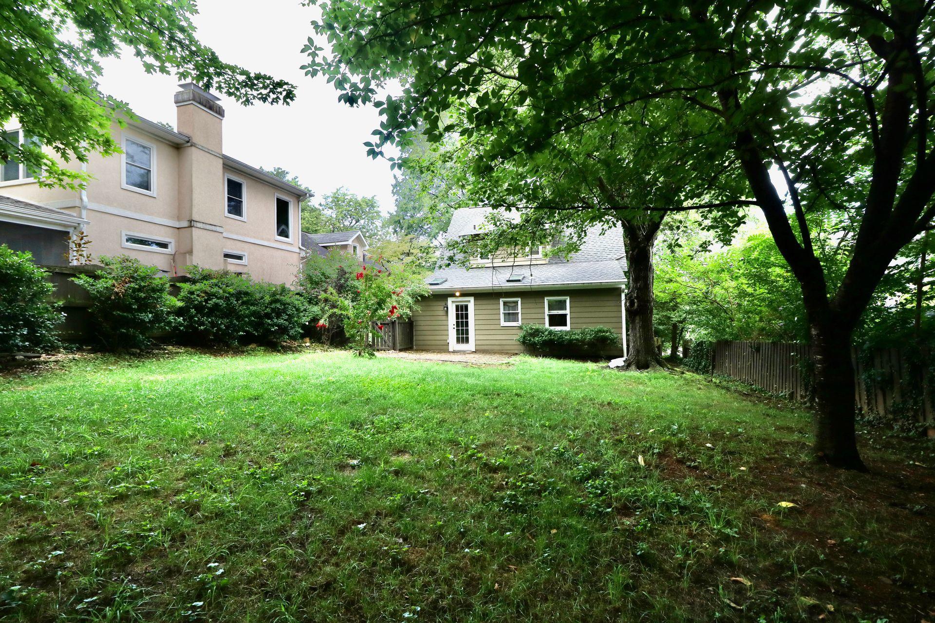 2802 Crystal Spring Avenue Southwest Roanoke, VA 24014 - Photo 54 of 64 Yard-home view