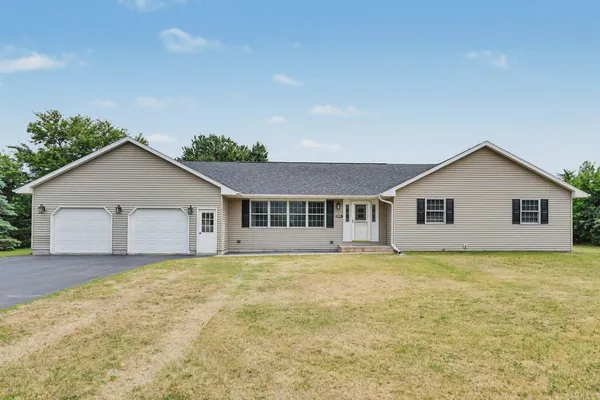 $299,000 | 10519 Sandburr Court, Thomson, IL 61285