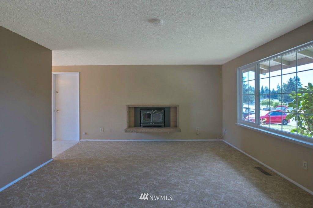 12224 Southeast 165th Street Renton, WA 98058 - Photo 3 of 20 Gallery Image 3
