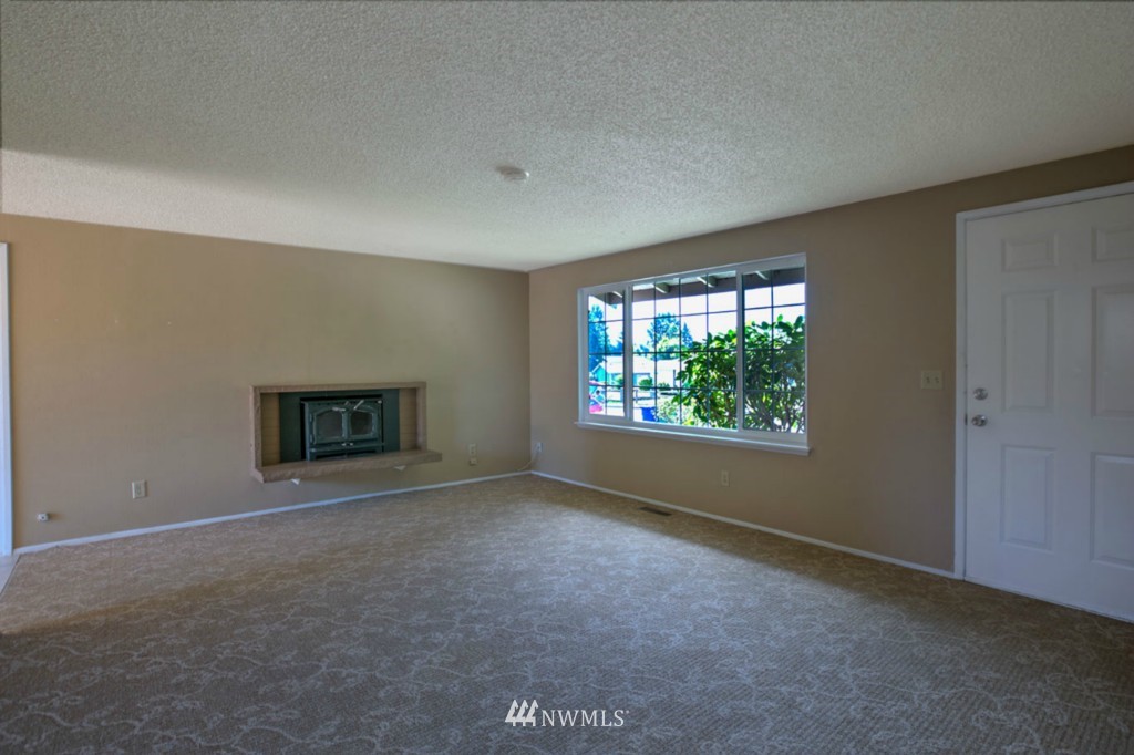 12224 Southeast 165th Street Renton, WA 98058 - Photo 4 of 20 Gallery Image 4