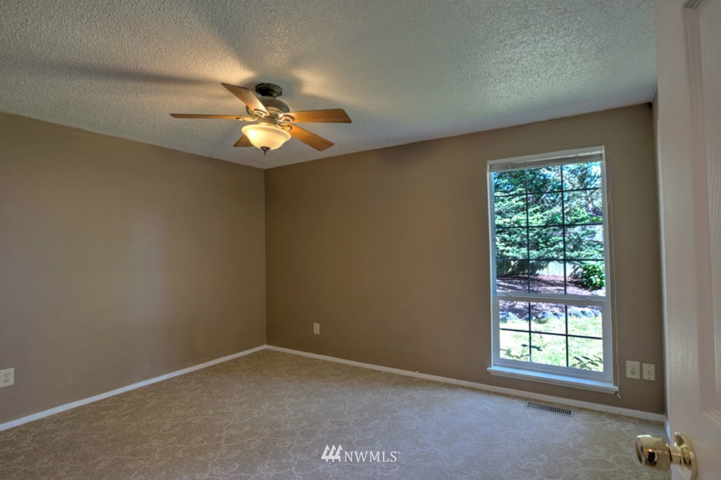 12224 Southeast 165th Street Renton, WA 98058 - Photo 8 of 20 Gallery Image 8