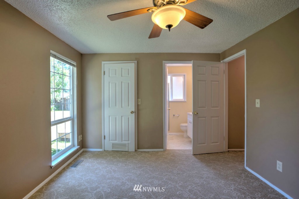 12224 Southeast 165th Street Renton, WA 98058 - Photo 9 of 20 Gallery Image 9