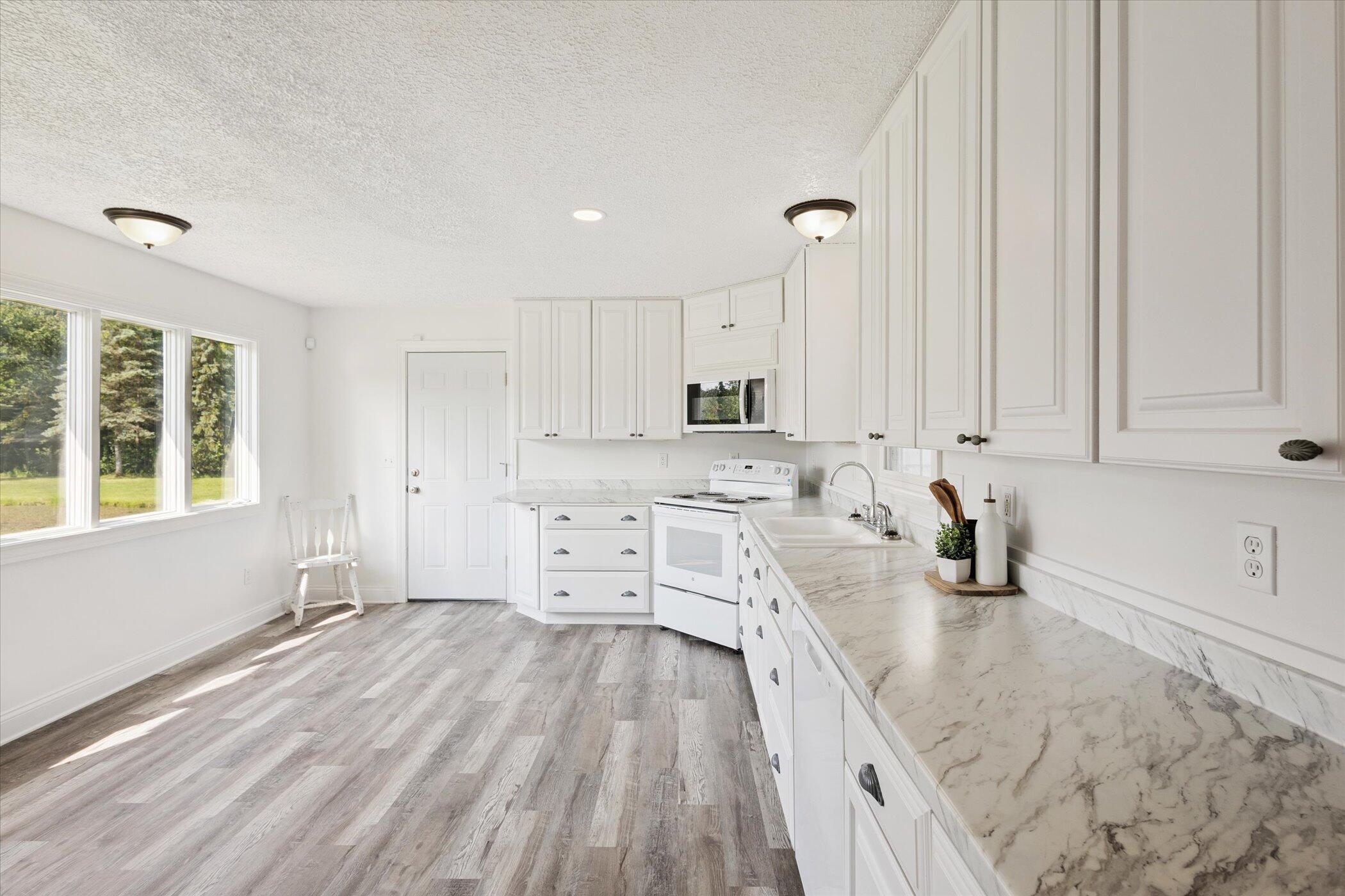 3441 Townline Road Houghton Lake, MI 48629 - Photo 8 of 53 Kitchen 1