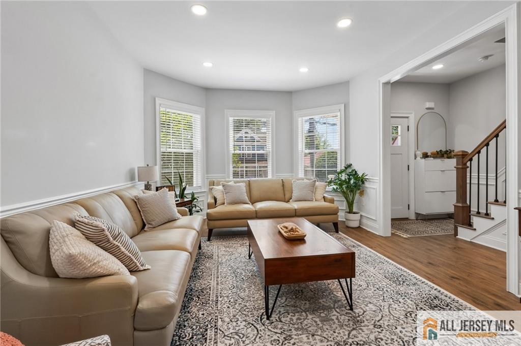 96 Gordon Street Perth Amboy, NJ 08861 - Photo 4 of 24