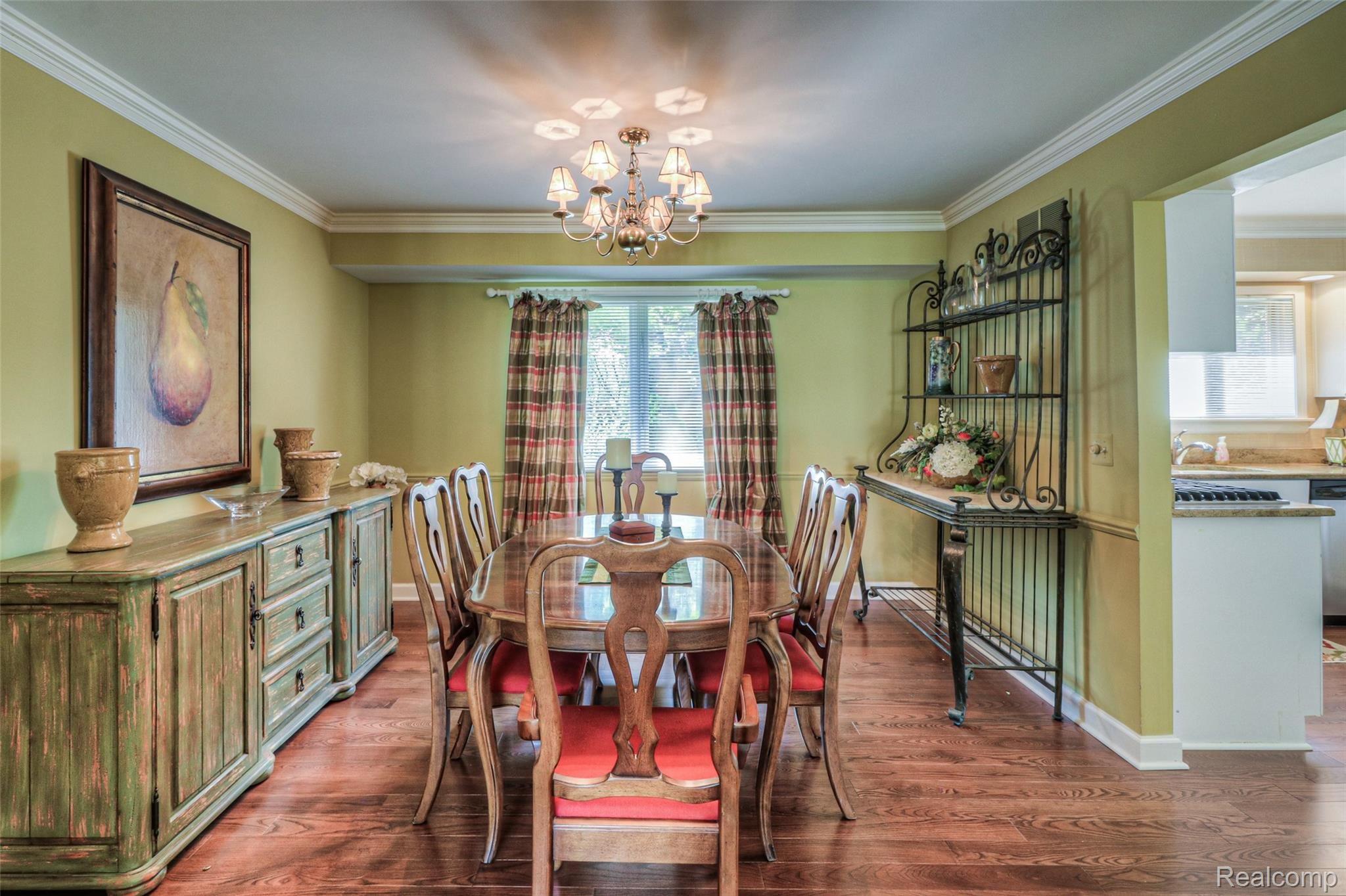1107 Valley Stream Drive Rochester, MI 48309 - Photo 14 of 50 -16.jpg