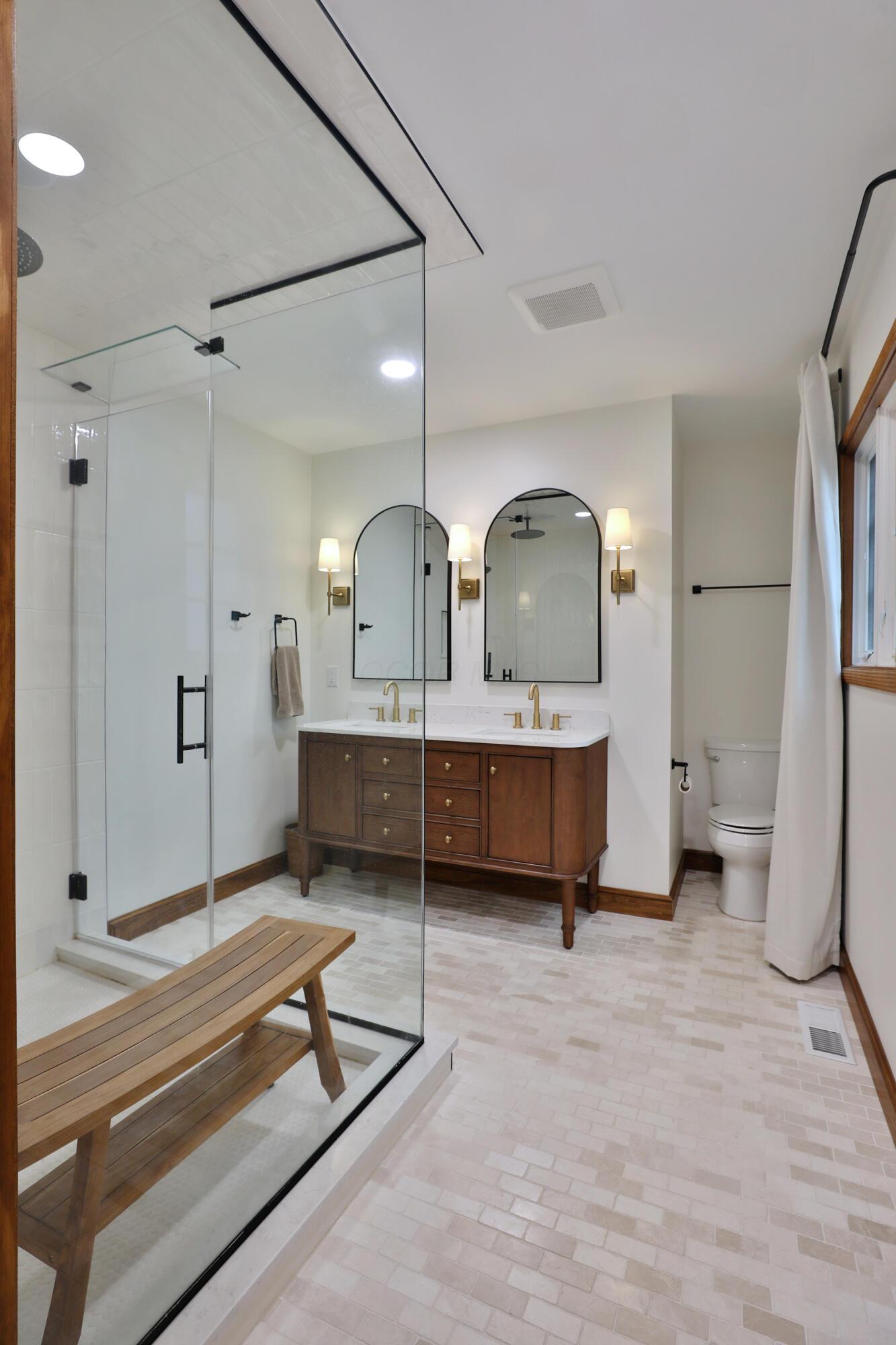 125 Sheffield Road Columbus, OH 43214 - Photo 29 of 60 Primary bath