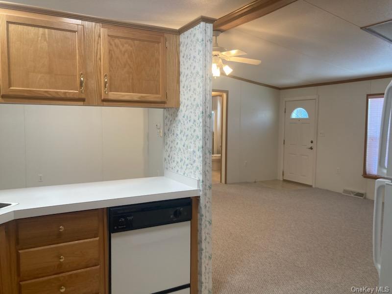 1661 Old Country Road, Unit 195 Riverhead, NY 11901 - Photo 6 of 14