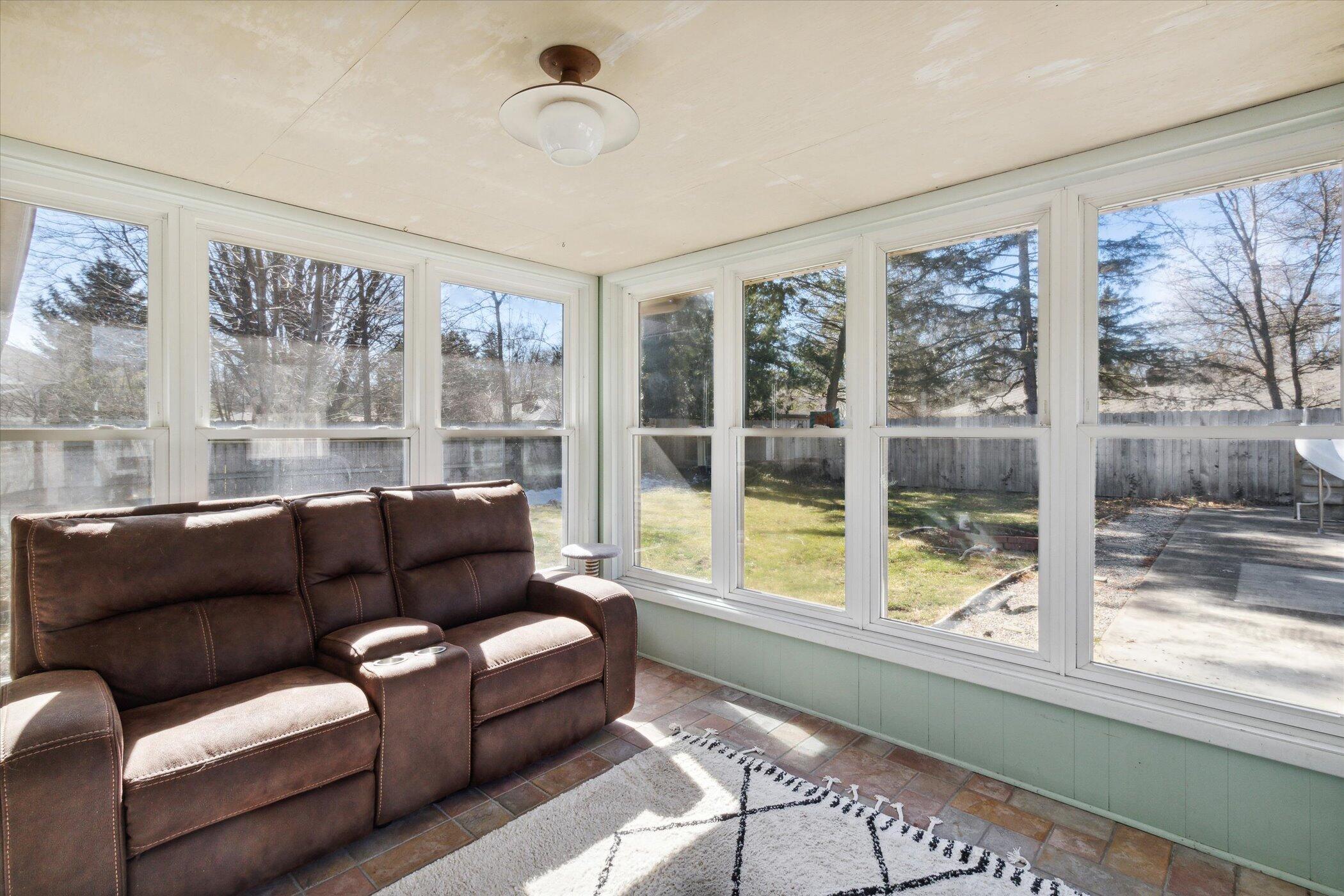 2616 Ferdon Road Kalamazoo, MI 49008 - Photo 12 of 36 41-2616-Ferdon-Rd-Kalamazoo-MI-49008-Win