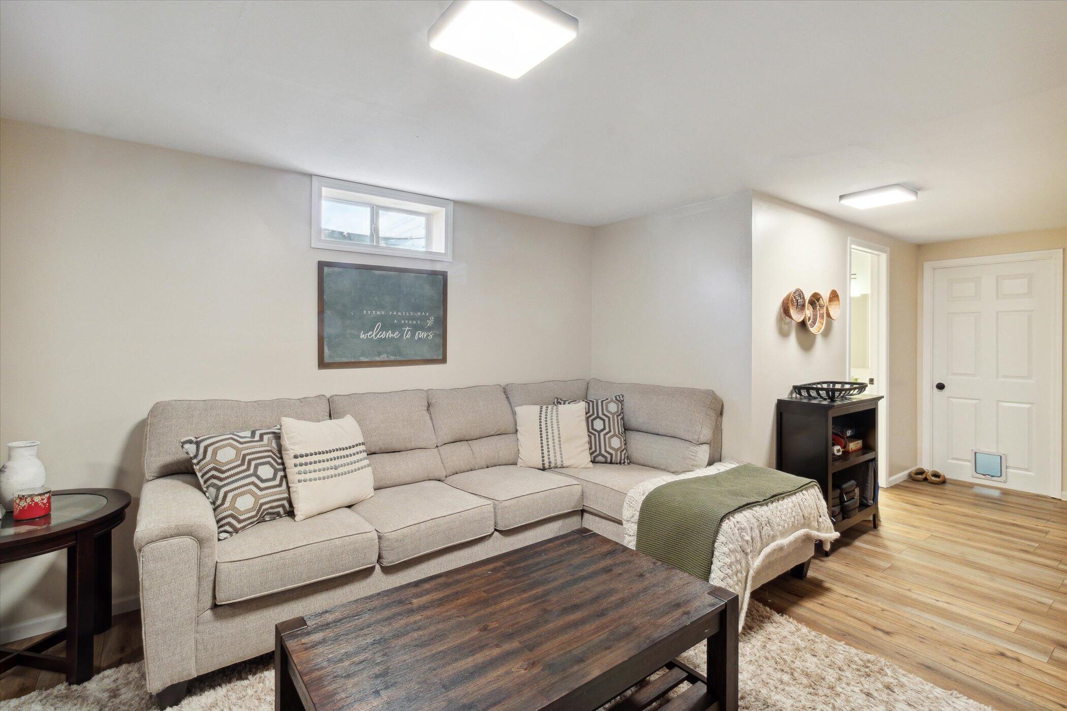 2616 Ferdon Road Kalamazoo, MI 49008 - Photo 20 of 36 27-2616-Ferdon-Rd-Kalamazoo-MI-49008-Win