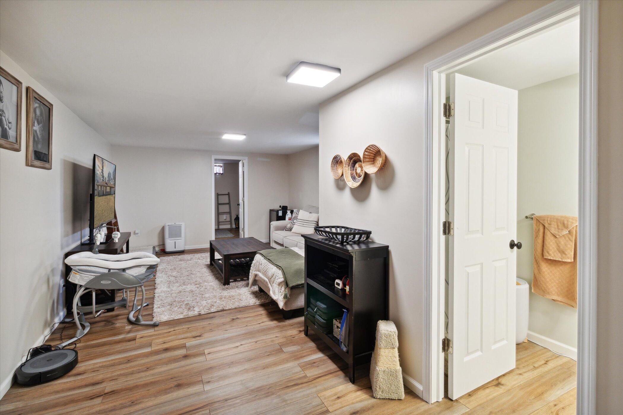 2616 Ferdon Road Kalamazoo, MI 49008 - Photo 21 of 36 30-2616-Ferdon-Rd-Kalamazoo-MI-49008-Win