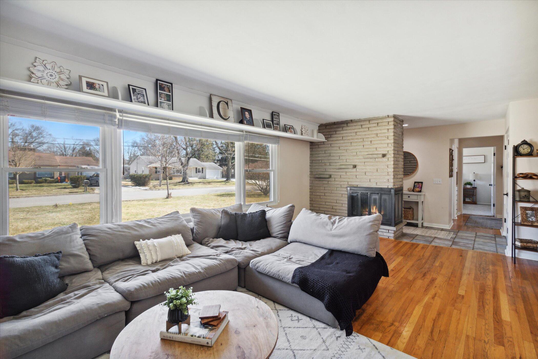 2616 Ferdon Road Kalamazoo, MI 49008 - Photo 5 of 36 09-2616-Ferdon-Rd-Kalamazoo-MI-49008-Win