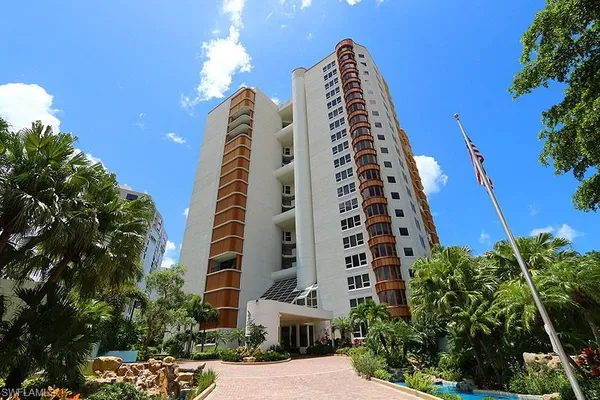 $22,500 | 4251 Gulf Shore Boulevard North, Unit 17A, Naples, FL 34103