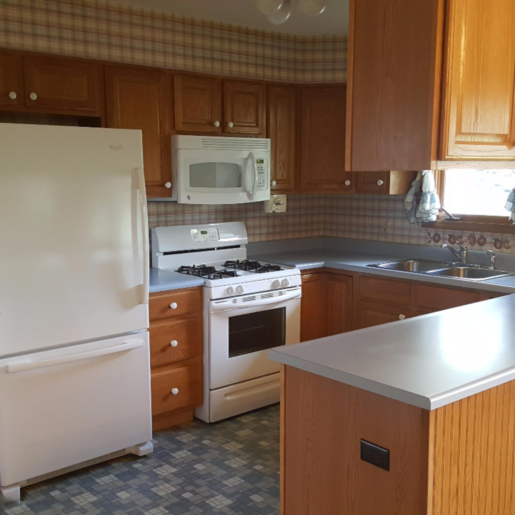 12200 South Sprinkle Road Vicksburg, MI 49097 - Photo 15 of 44 All appliances stay