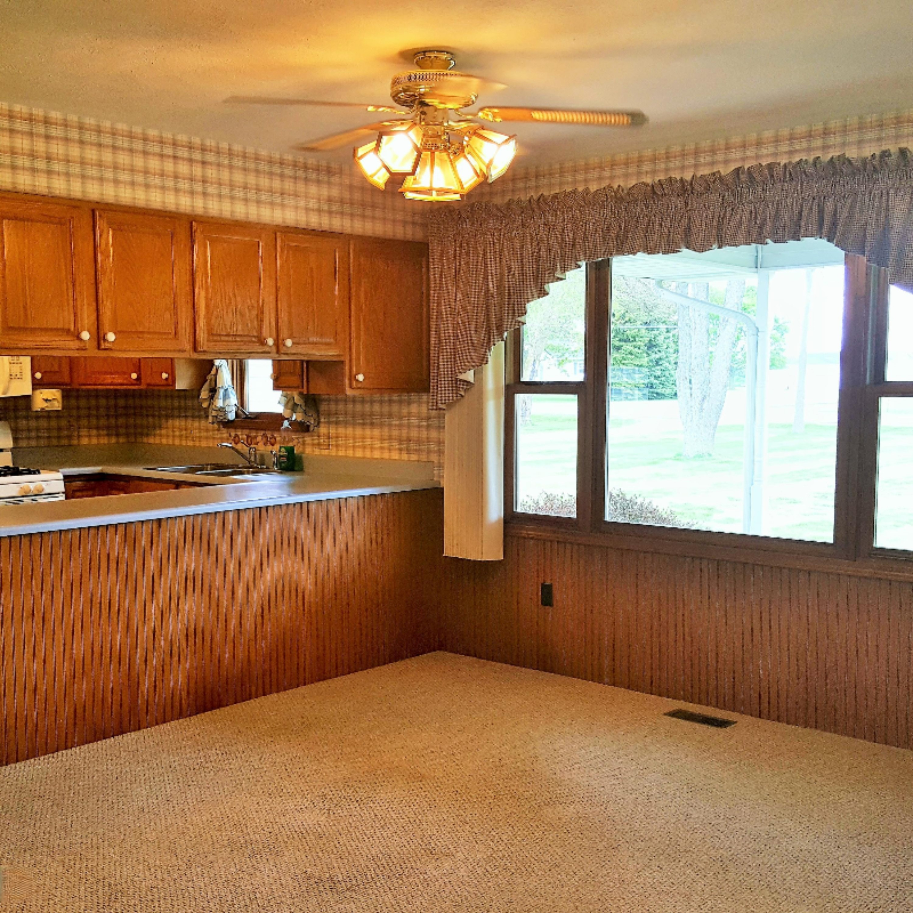 12200 South Sprinkle Road Vicksburg, MI 49097 - Photo 17 of 44 Large Dining