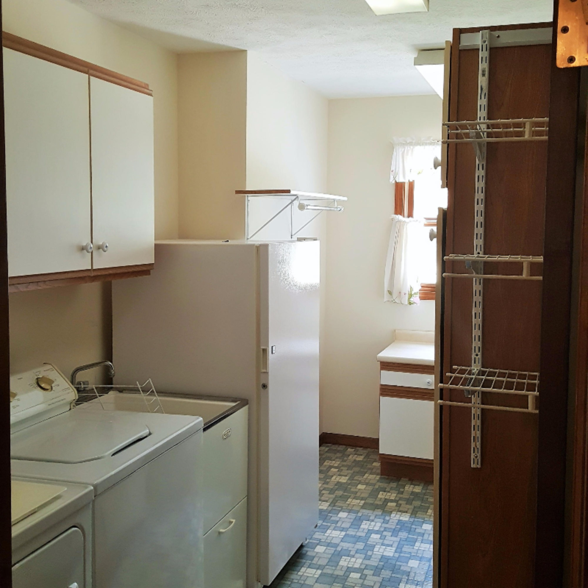 12200 South Sprinkle Road Vicksburg, MI 49097 - Photo 27 of 44 Laundry Room/Mud Room to die for!