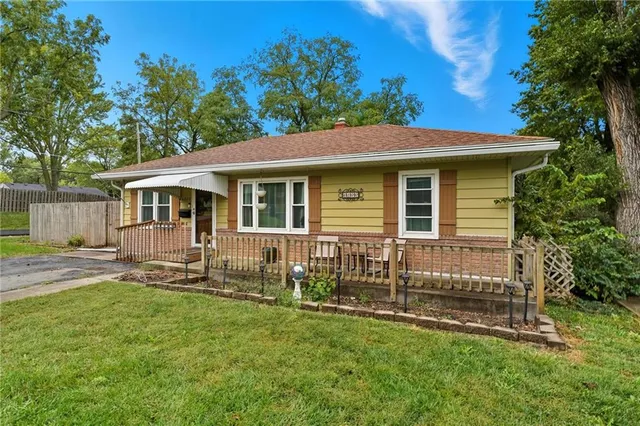 $180,000 | 6800 North Troost Avenue, Gladstone, MO 64118