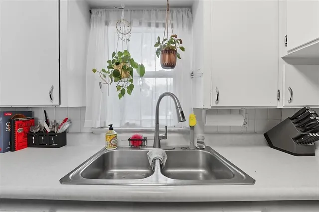 $180,000 | 6800 North Troost Avenue, Gladstone, MO 64118