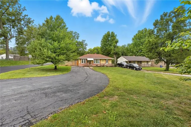 $180,000 | 6800 North Troost Avenue, Gladstone, MO 64118