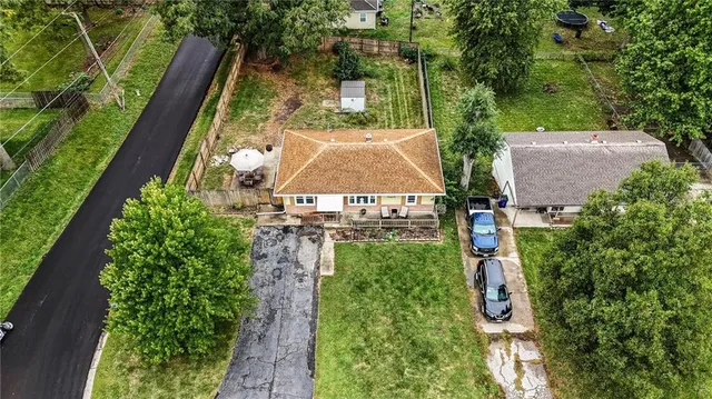 $180,000 | 6800 North Troost Avenue, Gladstone, MO 64118