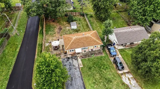 $180,000 | 6800 North Troost Avenue, Gladstone, MO 64118