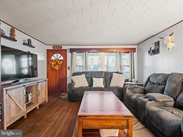 $340,000 | 102 Queen Anne Road, Glen Burnie, MD 21060