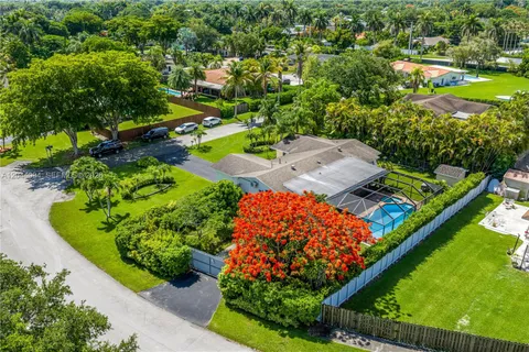 $895,000 | 18250 Southwest 88th Place, Palmetto Bay, FL 33157