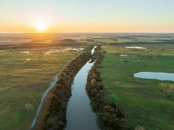 $16,975,000 | Northwest State Rte J Route, Amsterdam, MO 64723