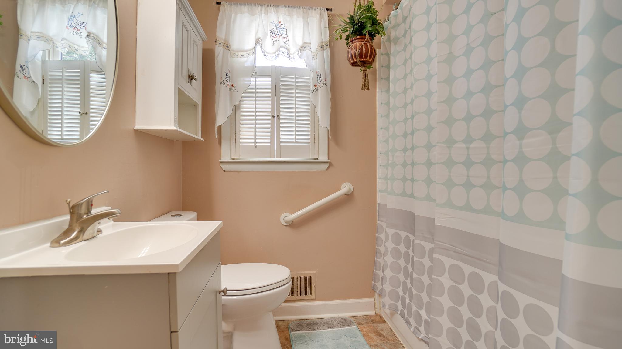 602 Holy Cross Road Brooklyn, MD 21225 - Photo 11 of 26 Hall Bath