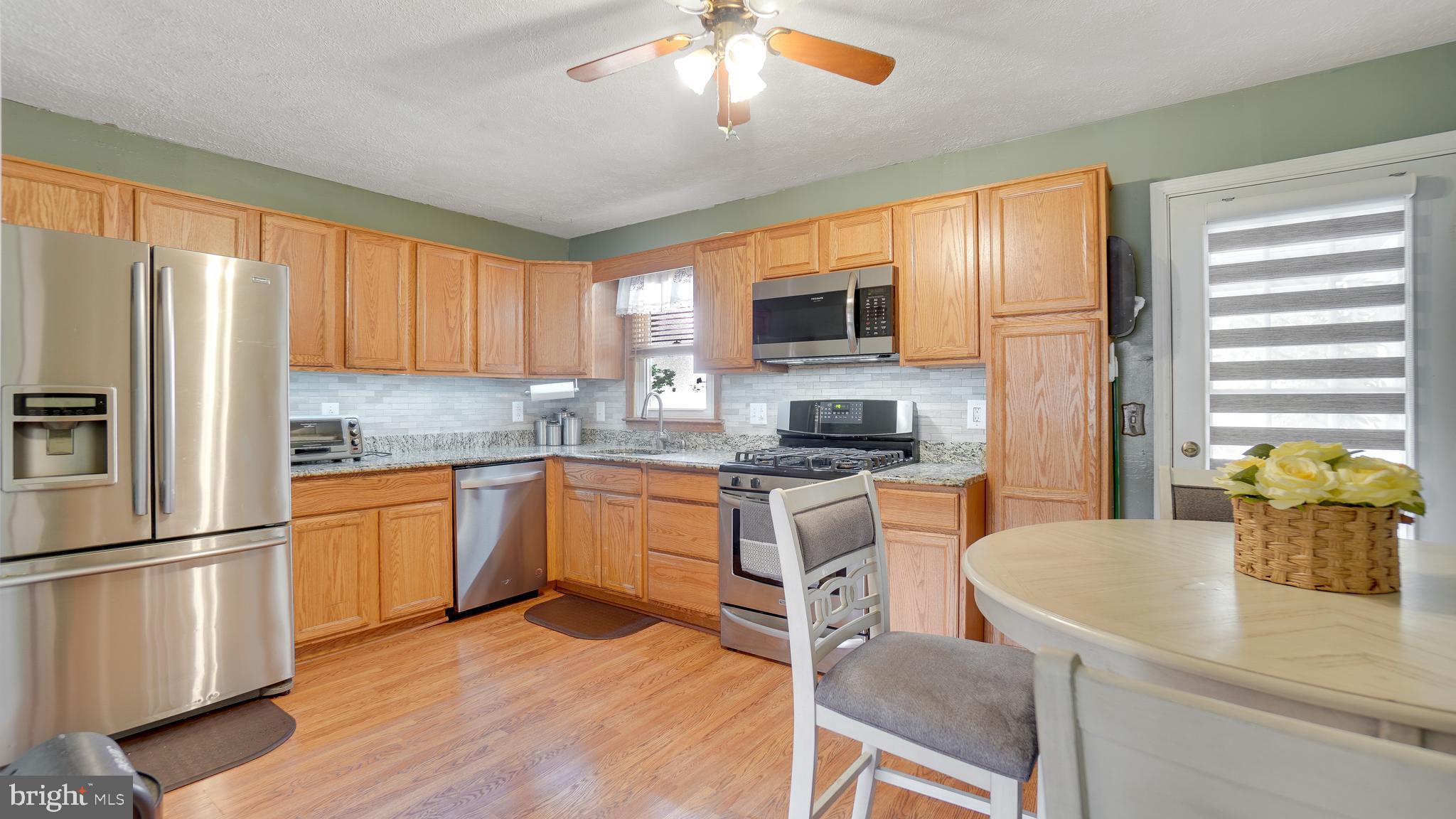 602 Holy Cross Road Brooklyn, MD 21225 - Photo 7 of 26 Eat In Kitchen