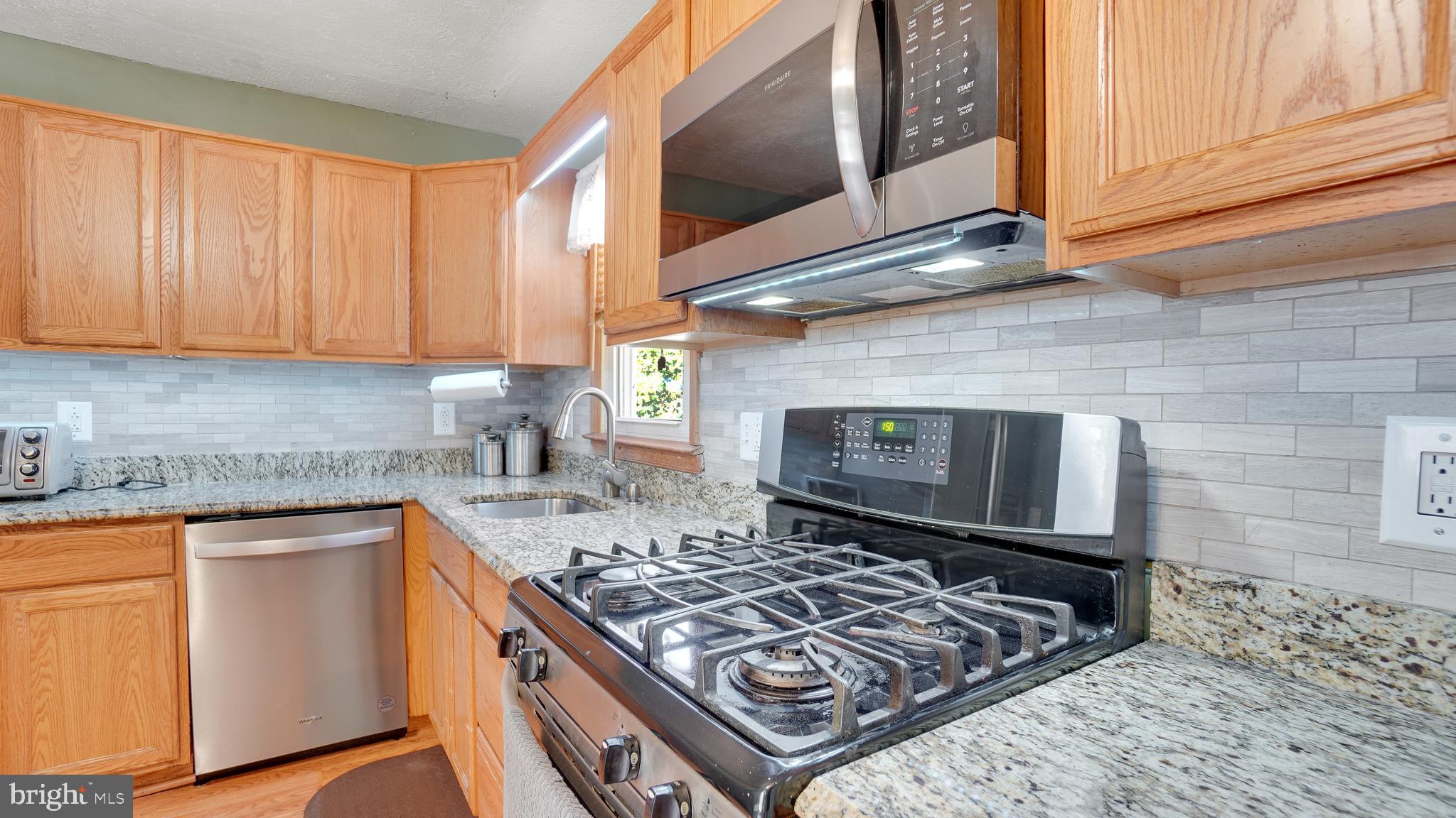 602 Holy Cross Road Brooklyn, MD 21225 - Photo 8 of 26 Gas Range