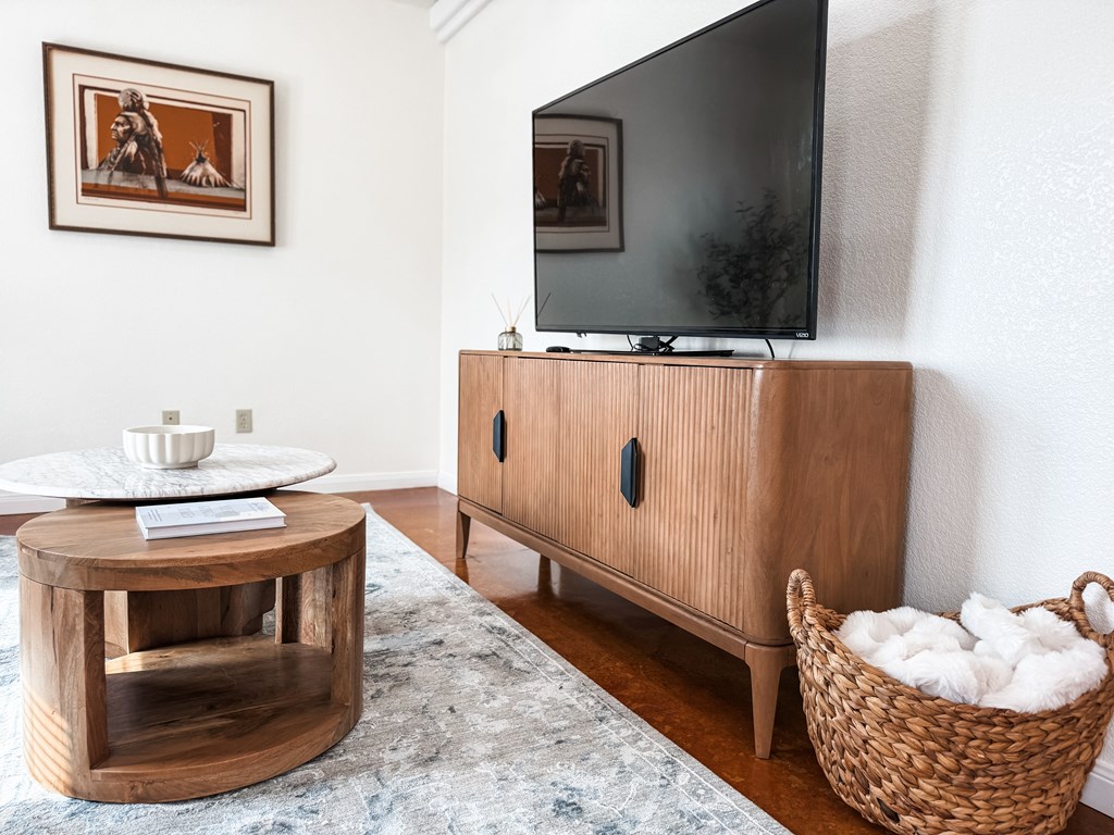 486 A Bridle Path Kerrville, TX 78028 - Photo 5 of 19 Previous Tenants Decor