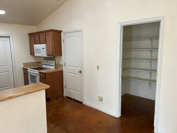 $2,000 | 486 A Bridle Path, Kerrville, TX 78028