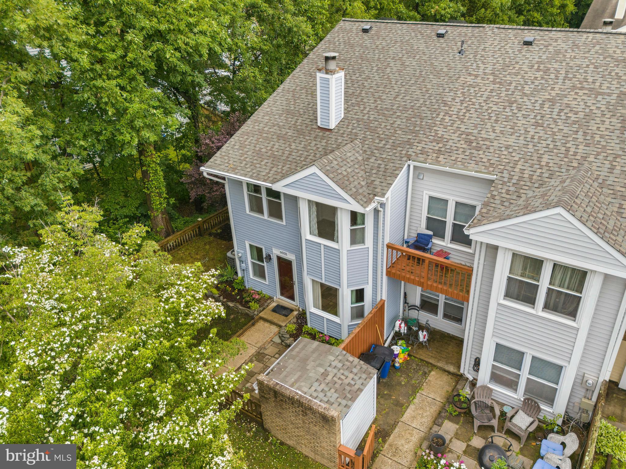 6001 Rabbit Hill Court Centreville, VA 20121 - Photo 39 of 46 front view of a house with a small yard