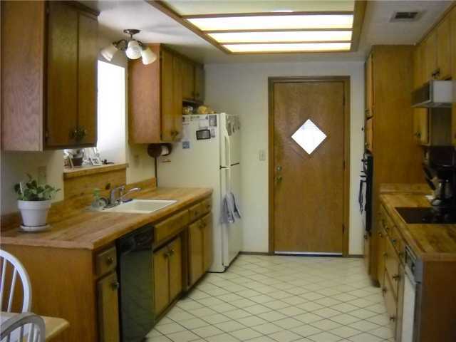 16063 Oakley Road Ramona, CA 92065 - Photo 4 of 13 kitchen view 1