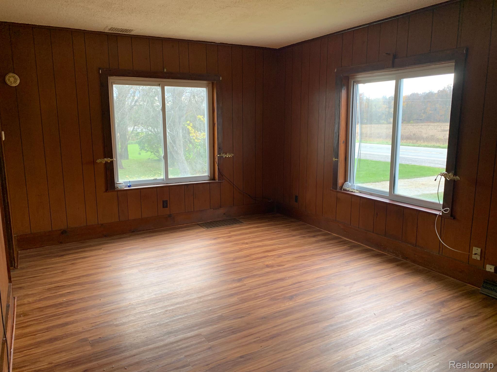 10365 E Road Burt, MI 48417 - Photo 4 of 49 Gallery Image 4