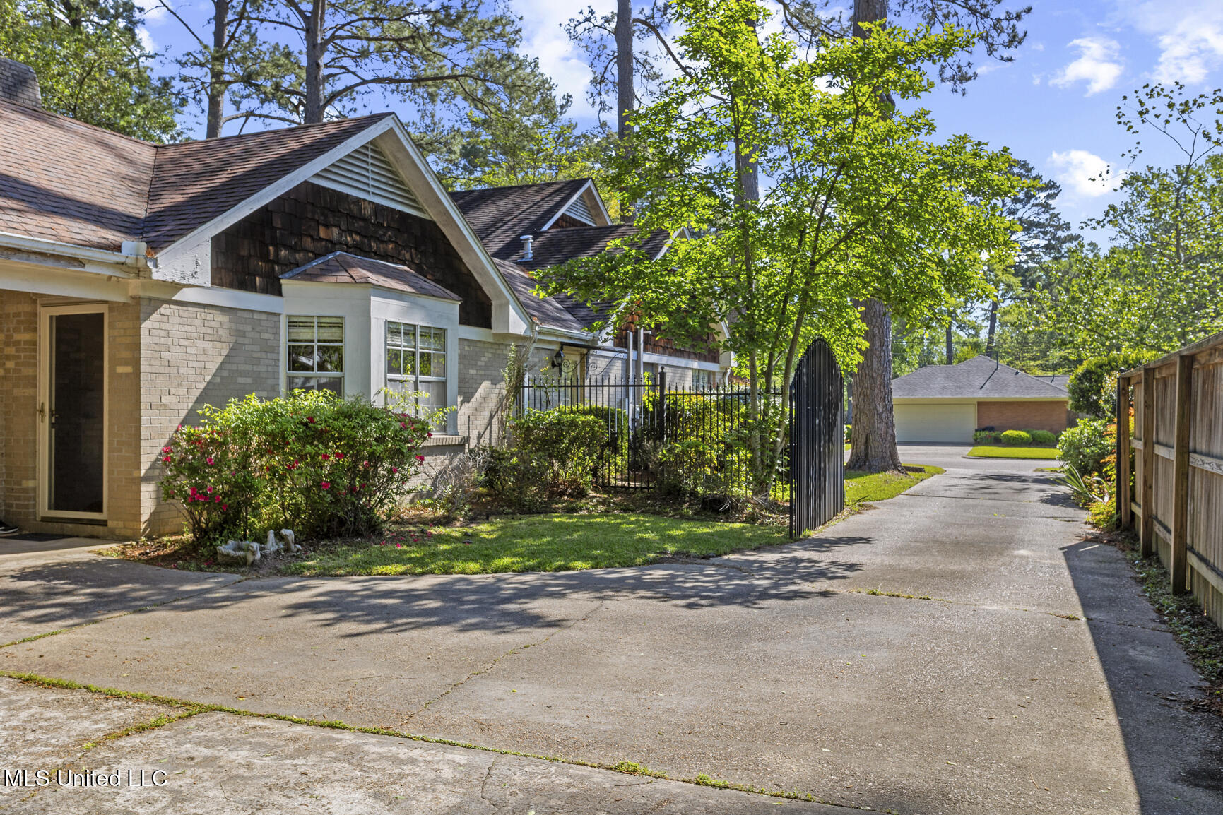 5345 Runnymede Road Jackson, MS 39211 - Photo 40 of 41 5345 Runnymede-23