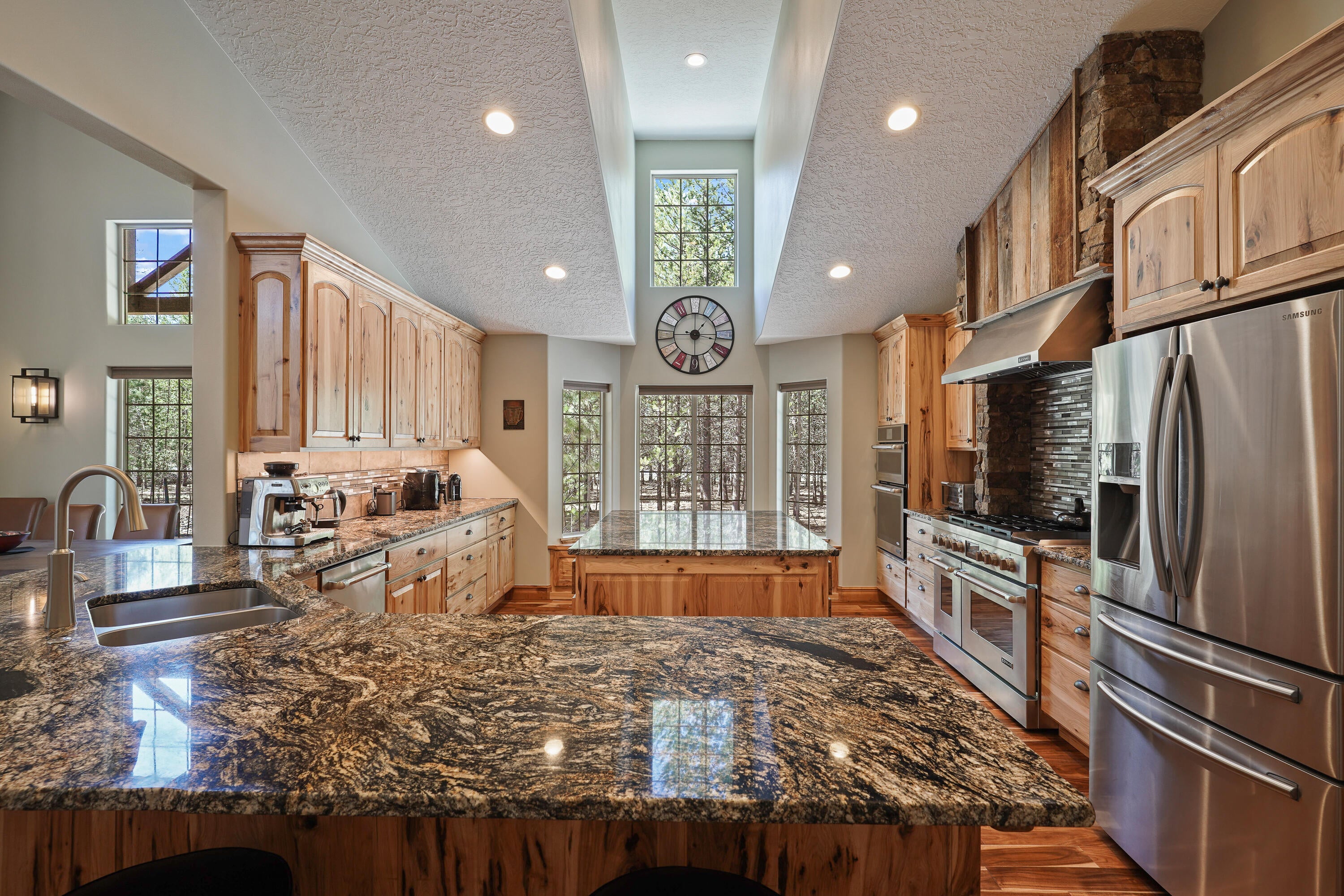 55420 Huntington Road Bend, OR 97707 - Photo 33 of 52 DSC00638
