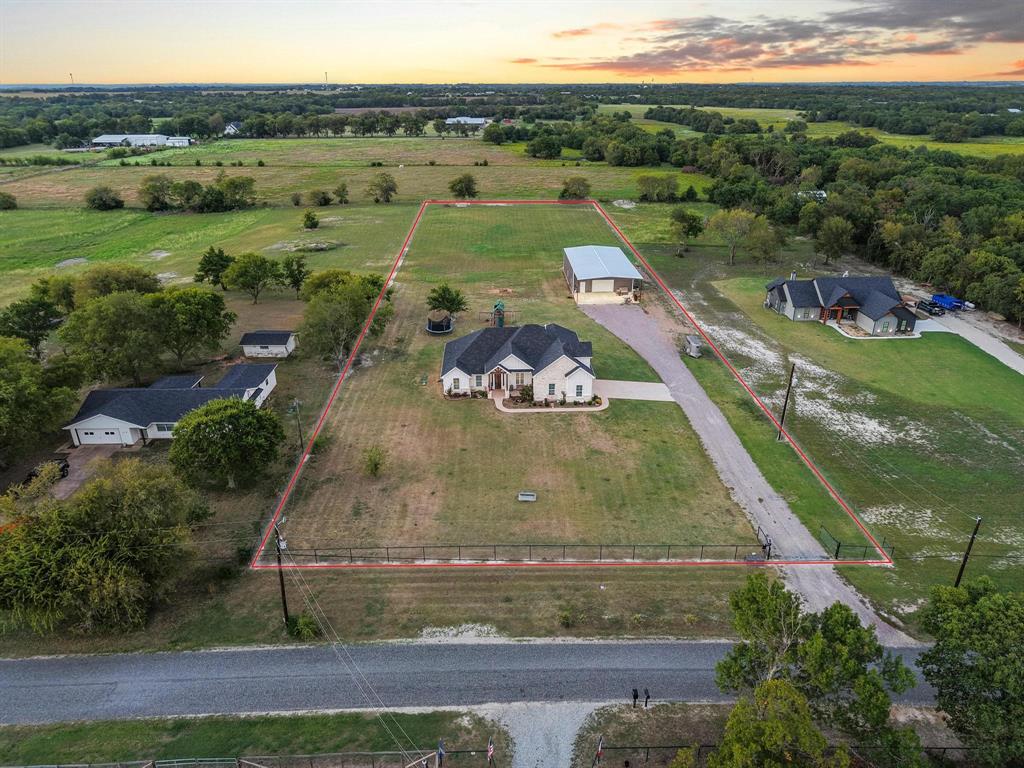 395 Wortham Road Whitewright, TX 75491 - Photo 1 of 33