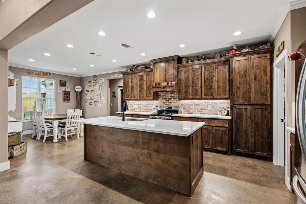 395 Wortham Road Whitewright, TX 75491 - Photo 11 of 33