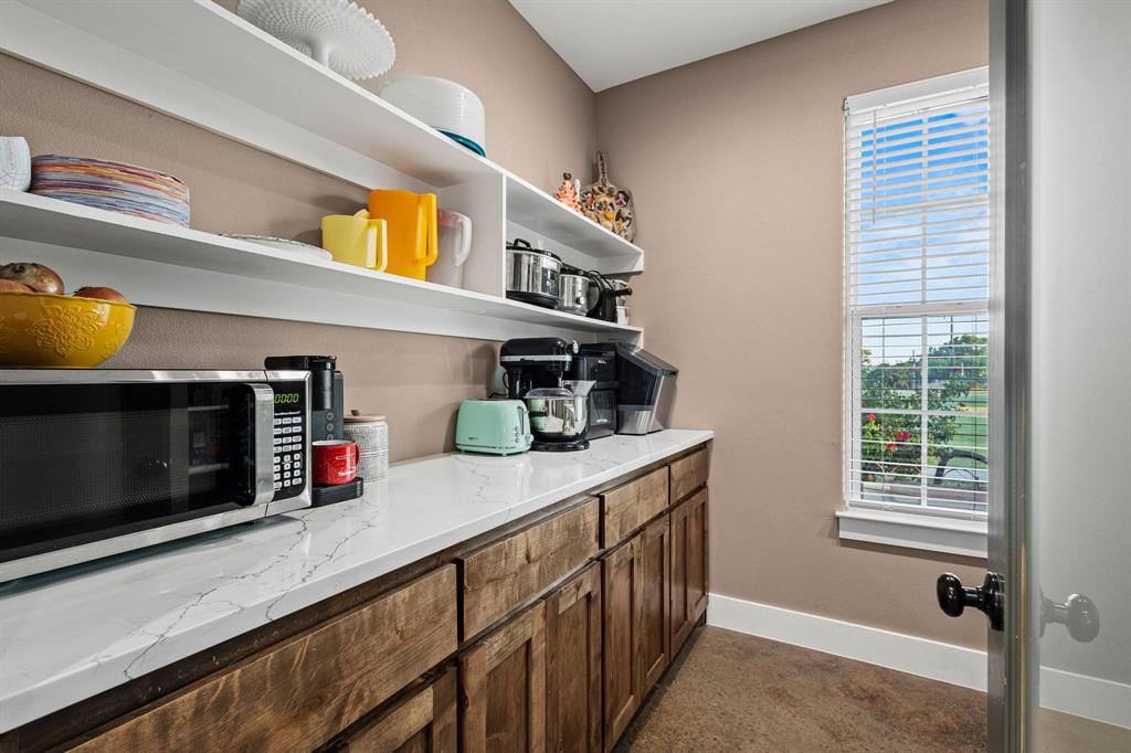 395 Wortham Road Whitewright, TX 75491 - Photo 13 of 33