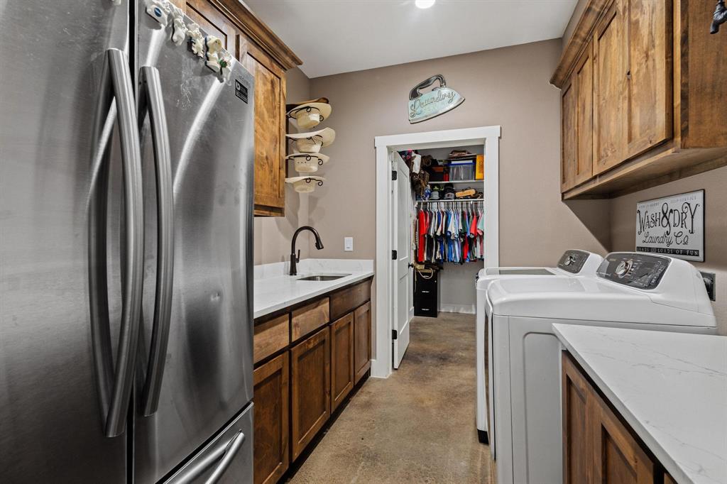 395 Wortham Road Whitewright, TX 75491 - Photo 19 of 33