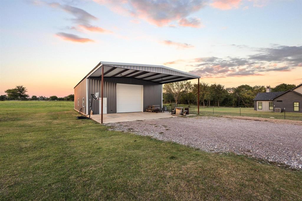395 Wortham Road Whitewright, TX 75491 - Photo 29 of 33
