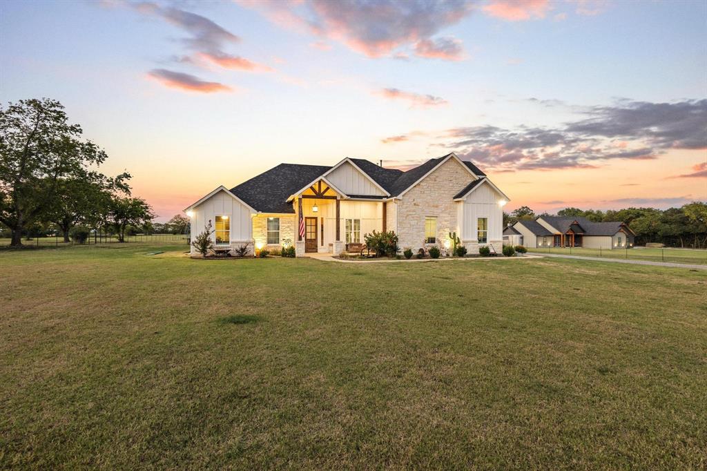 395 Wortham Road Whitewright, TX 75491 - Photo 3 of 33